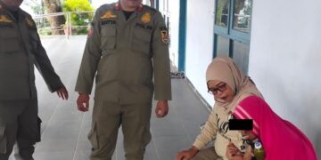 Buat Gaduh di Pasar Bandar, ODGJ Diamankan Satpol PP Kota Kediri