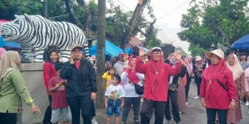 Ribuan Warga Padati CFD di Kawasan Patung Macan Putih Balongjeruk
