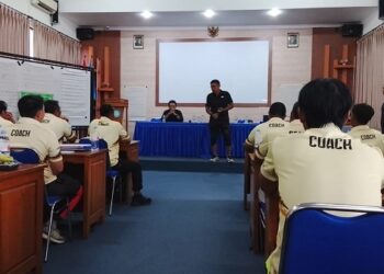 Puluhan Pelatih Antusias Ikuti Kursus Lisensi D di UNP Kediri