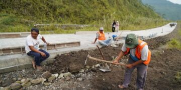 Mas Dhito Instruksikan Pembangunan Jalan Menuju Kawah Gunung Kelud Dilanjutkan
