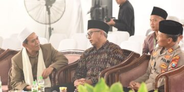 Cetak Generasi Qur’ani dari Kediri, Gus Qowim Hadiri Haflah Khatmil Qur’an PTQ Ma’unah Sari