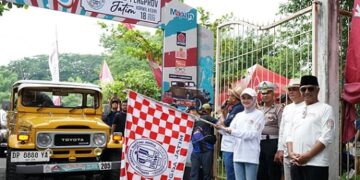 Hadiri Rally Wisata Mobil Kuno, Mbak Wali Ajak Promosikan Sejarah dan Potensi Wisata Kota Kediri