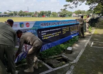 Spanduk Imbauan Penataan Kawasan SLG, PKL Diingatkan Akan Hal Berikut