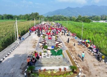 Senam Bersama Warga, Mbak Wali Perkenalkan Taman Ramah dan IPLT