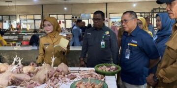 Tinjau Pasar Tradisional Bersama Wali Kota Kediri, Bulog Kediri Pastikan Stok – Harga Bahan Pokok Aman