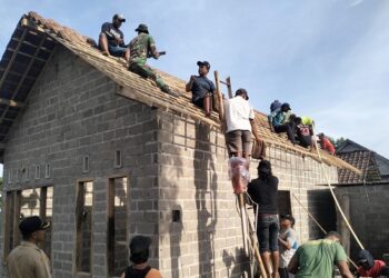 Di Balik Bedah Rumah TMMD Kodim Kediri ke-127, Ada Kisah Sumiin dan Tembok Penguat Harapan
