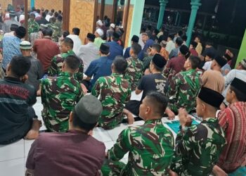 Menilik Ramadhan di TMMD Kediri: Satgas dan Warga Gadungan Tarawih Bersama