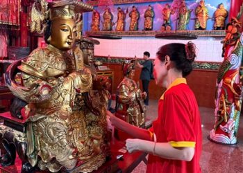 Ritual Songsen dan Bersih Altar Digelar di Klenteng Tjoe Hwie Kiong Kediri