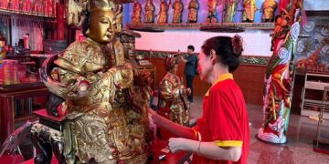 Ritual Songsen dan Bersih Altar Digelar di Klenteng Tjoe Hwie Kiong Kediri