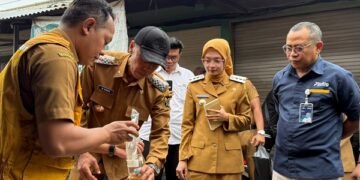 Sidak Pasar Pahing, Wali Kota Kediri Temukan Minyak Goreng Kemasan Tak Sesuai Takaran