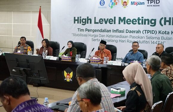 Mbak Wali Pimpin High Level Meeting TPID, Ajak Kolaborasi Jaga Stabilitas Harga dan Pasokan Jelang Ramadan dan Idulfitri