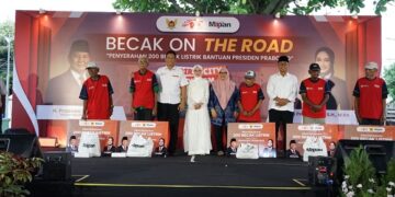 Dukung Kediri City Tourism, Mbak Wali Serahkan 200 Becak Listrik Bantuan Presiden Prabowo Subianto