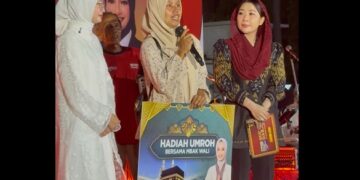 Rogoh Kocek Pribadi, Mbak Wali Berangkatkan Warga Kota Kediri Umroh