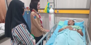Wujud Kepedulian, Mbak Wali Jenguk Personel Damkar Korban Sengatan Tawon Vespa