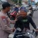 Kapolsek Ngadiluwih Ingatkan Pengguna Jalan Pentingnya Pakai Helm