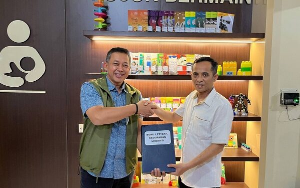From Paper to Digital, Arsip Vital Kelurahan Lirboyo Diselamatkan Lewat Digitalisasi