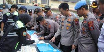 Cegah Penyalahgunaan Narkoba, Polres Kediri Kota Gelar Tes Urine Mendadak untuk Seluruh Anggota