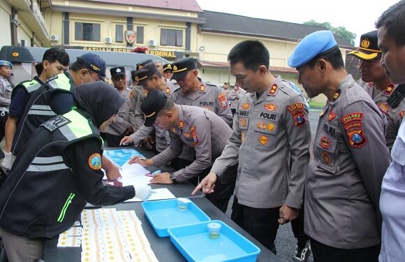 Cegah Penyalahgunaan Narkoba, Polres Kediri Kota Gelar Tes Urine Mendadak untuk Seluruh Anggota