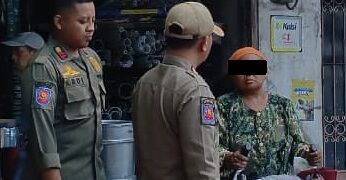 Satpol PP Kota Kediri Amankan Pengemis Bawa Balita di Simpang Empat Bandar Ngalim