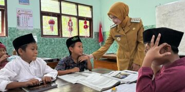 Wali Kota Kediri Sidak SDN Pakunden 1, Temukan Tiga Ruang Kelas Rusak