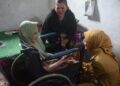 Datangi Rumah Penerima Manfaat, Mbak Wali Salurkan Bantuan ATENSI dari Kemensos