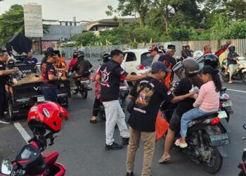 Pemuda Pancasila Kota Kediri Perkuat Kebersamaan Anggota Lewat Aksi Berbagi Takjil