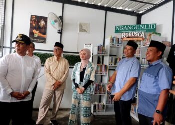 Robusca, Mendekatkan Budaya Membaca di Ruang Kafe