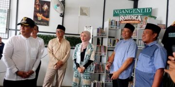 Robusca, Mendekatkan Budaya Membaca di Ruang Kafe