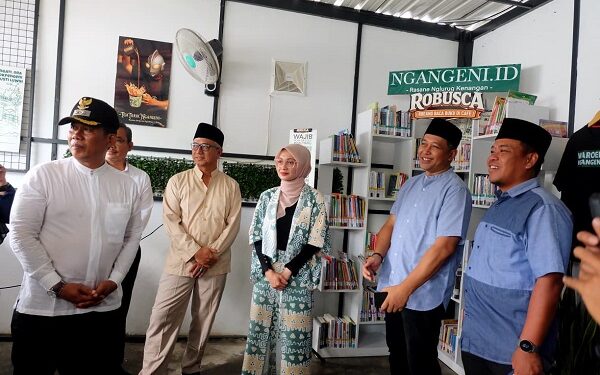 Robusca, Mendekatkan Budaya Membaca di Ruang Kafe