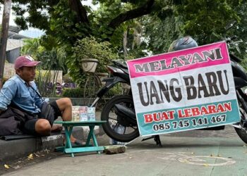 Jasa Penukaran Uang Mulai Ramai Jelang Lebaran, Tarif Naik hingga 11 Persen