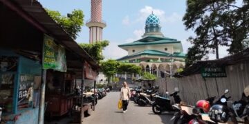 Komitmen Kontraktor Masih Jadi Ganjalan, Pedagang – Warga Desak Rehab Alun-alun Kota Kediri Segera Berlanjut