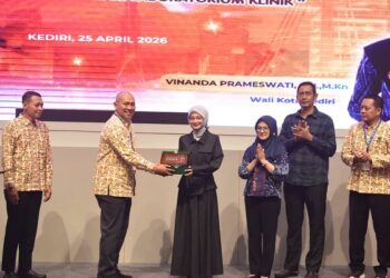 Mbak Wali Buka Rakerwil VII PATELKI Jatim, Tekankan Peran Strategis Laboratorium Medik