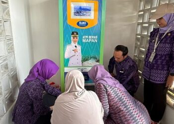 Wali Kota Kediri Tinjau Penyaluran ATM Beras di Pocanan, 4.285 Warga Terima Manfaat