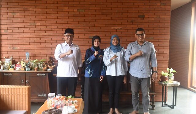 Mbak Wali dan Gus Qowim Silaturahmi ke Wali Kota Kediri Periode 2014-2019 dan 2019-2023 Abdullah Abu Bakar