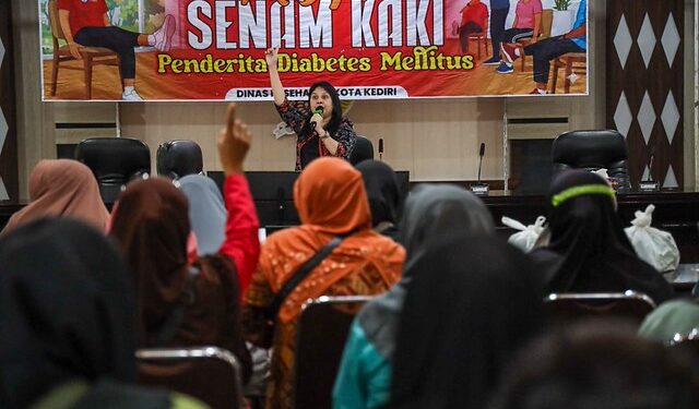 Edukasi Penderita Diabetes Mellitus, Dinkes Gelar Workshop Senam Kaki