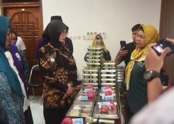 Mbak Wali Tinjau Posyandu 6 SPM di Ponpes Wali Barokah, Tegaskan Pelayanan Harus Berdampak Nyata