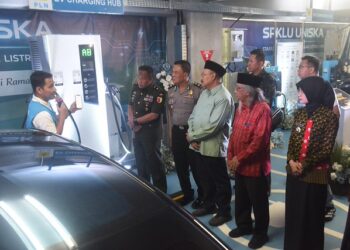 Hadiri Peresmian SPKLU UNISKA Center, Mbak Wali Dukung Transformasi Energi
