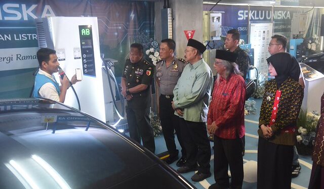 Hadiri Peresmian SPKLU UNISKA Center, Mbak Wali Dukung Transformasi Energi