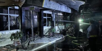 Dua Ruang di MTsN 1 Kota Kediri Terbakar, Enam Unit Damkar Diterjunkan ke Lokasi