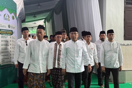 Gus Yahya Ziarah ke Makam Pendiri Ponpes Al Falah Ploso Jelang Pembukaan Munas-Konbes NU 2026