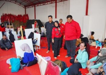 Antusiasme Tinggi, Lomba Lukis Wajah Bung Karno di Kediri Diikuti Peserta dari Seluruh Indonesia