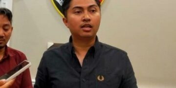 Nyamar Pakai Akun Perempuan, Guru Pria di Pare Dekati Siswa Laki-laki