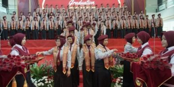 Angkatan Pertama, 73,21 Persen Lulusan SMA Dharma Wanita 1 Pare Diterima di PTN