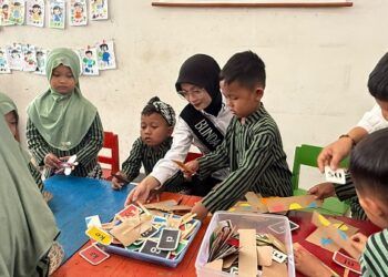 Peringati Hari Anak Nasional, Mbak Wali Mengajar Langsung Anak PAUD Lewat Gerakan Ibu Jari