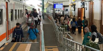 Libur Sekolah Dongkrak Penumpang Kereta di Stasiun Kediri, Kenaikan Jarak Jauh Tembus 50 Persen