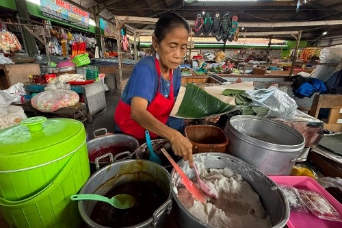 Jaga Citarasa Sejak 1975, Bubur Madura Pasar Pahing Kota Kediri Tak Pernah Sepi Pembeli