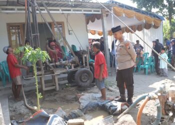 Sumur Bor dan Sembako, Bakti Sosial Polres Kediri Sasar Warga Desa Tanjung
