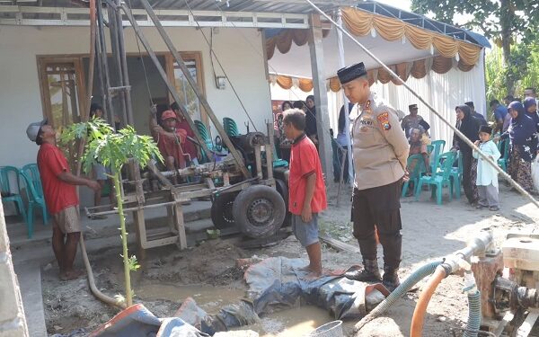 Sumur Bor dan Sembako, Bakti Sosial Polres Kediri Sasar Warga Desa Tanjung