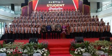 Passing Grade Terbaik se-Kediri, Mas Dhito Antarkan Siswa Boarding School Masuk Perguruan Tinggi