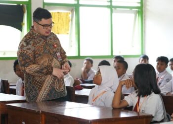 Sapa Murid Baru di Hari Pertama MPLS, Mas Dhito Tekankan Stop Bullying